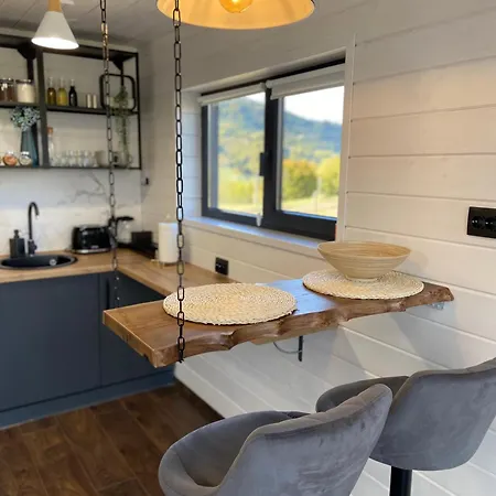 בית נופש Under Sky - з теплим басейном ,чаном-джакузі, панорамною ванною та Playstation 5 סלאבסקה